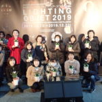 和気あいあいと「くまモン」のトピアリーづくり