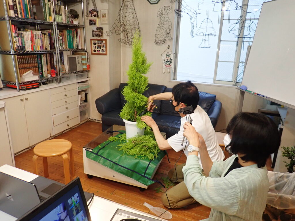 カメラも右往左往