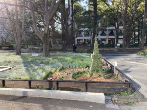 海に浮かぶ⁉日比谷公園のタワートピアリー