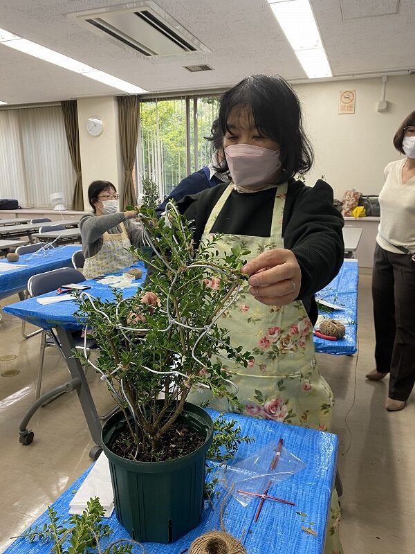 ウサギトピアリー講座受講生の様子